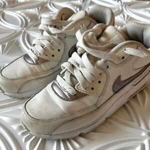 Nike Tennis Shoes